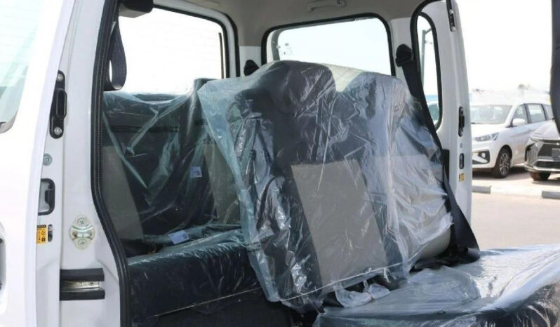 Suzuki Eeco (Pasajeros) 2025 lleno