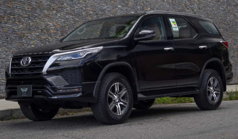 Toyota Fortuner FULL 2.7 2025 lleno