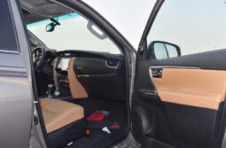 Toyota Fortuner VXR 2025 lleno