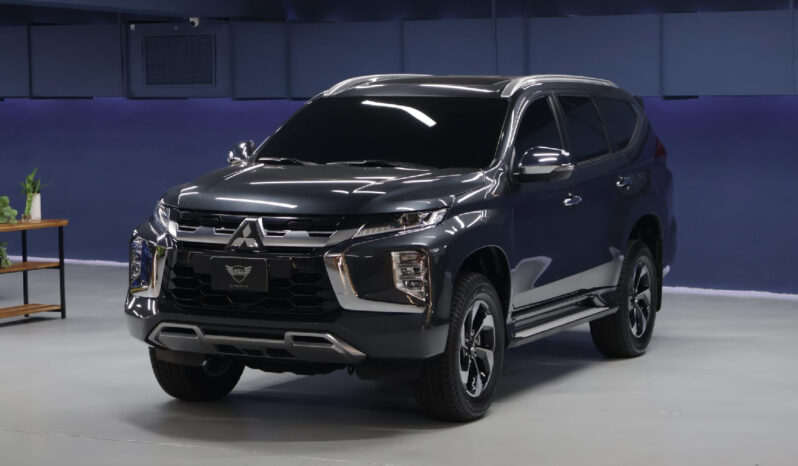 Mitsubishi Montero Sport MID Option 2025 lleno