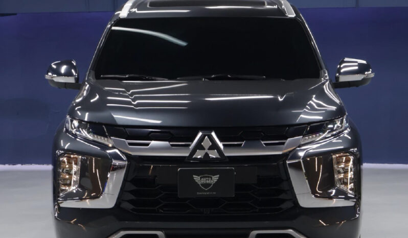 Mitsubishi Montero Sport MID Option 2025 lleno