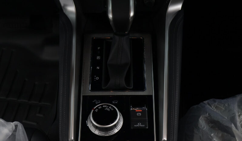 Mitsubishi Montero Sport MID Option 2025 lleno