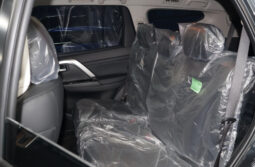 Mitsubishi Montero Sport MID Option 2025 lleno