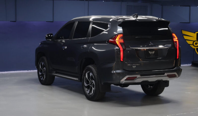 Mitsubishi Montero Sport MID Option 2025 lleno