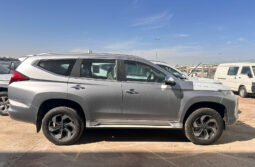 Mitsubishi Montero Sport FULL Option 2025 lleno