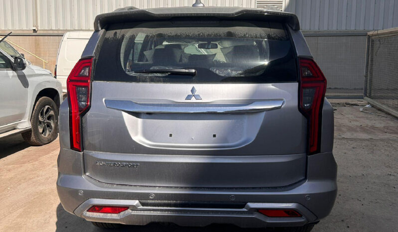 Mitsubishi Montero Sport FULL Option 2025 lleno