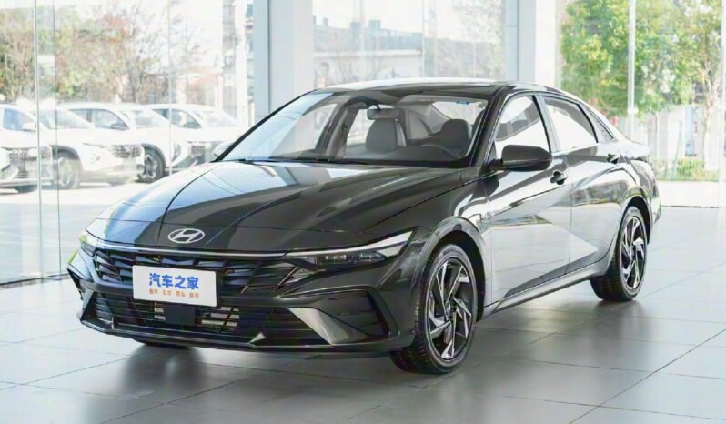 Hyundai Elantra 2025 Full Option lleno