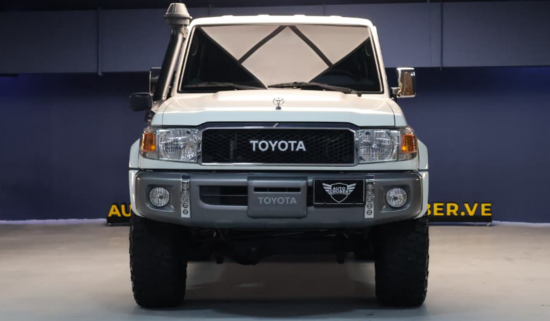 Toyota Land Cruiser 2015 (Machito 30 Aniversario) lleno