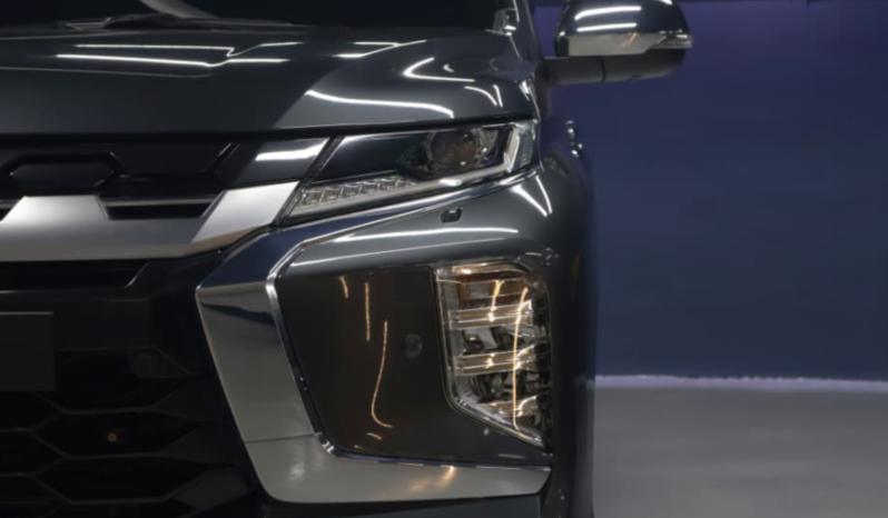 Mitsubishi Montero Full Option 2026 lleno