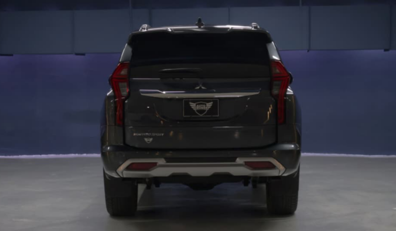 Mitsubishi Montero Full Option 2026 lleno