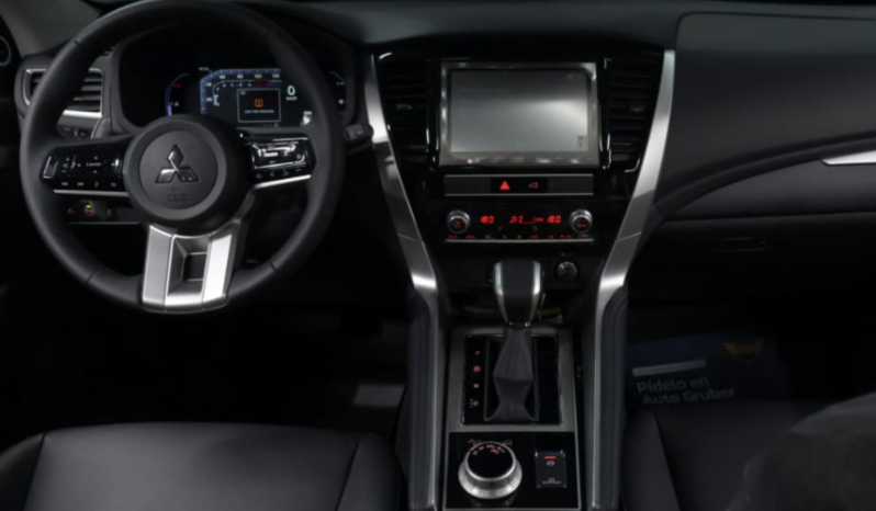 Mitsubishi Montero Full Option 2026 lleno