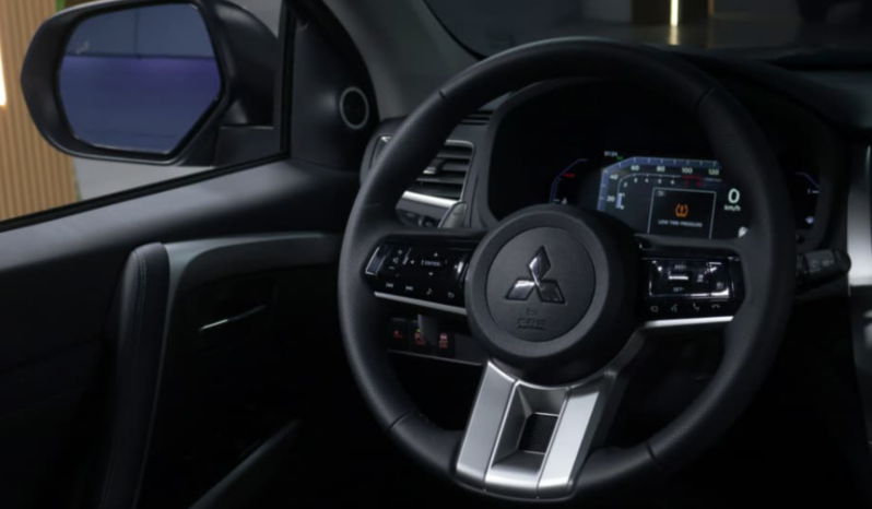 Mitsubishi Montero Full Option 2026 lleno