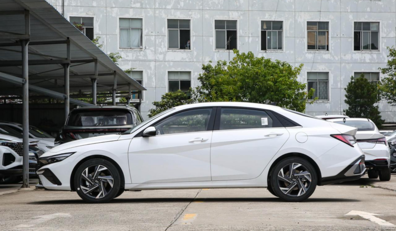 Hyundai Elantra Lux Premium 2023 lleno