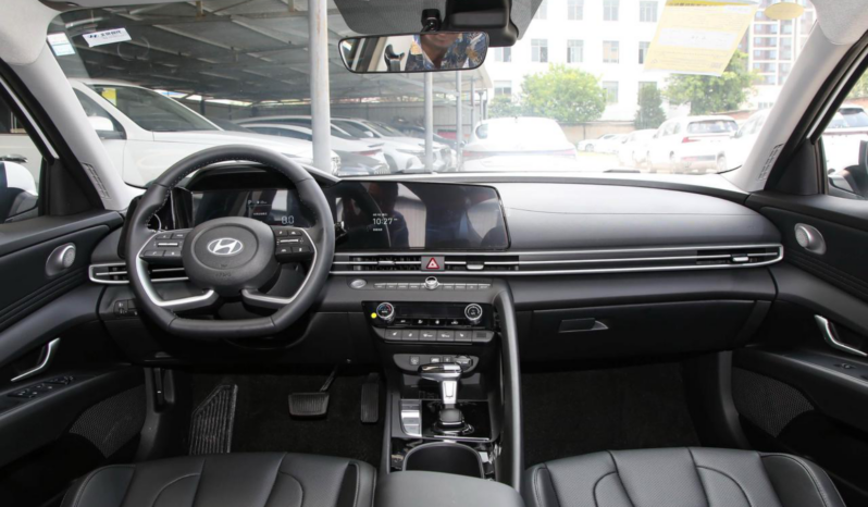 Hyundai Elantra Lux Premium 2023 lleno