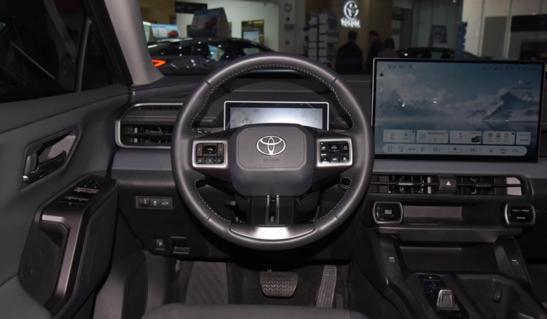 Toyota RAV4 Hybrid Flagship 2025 lleno